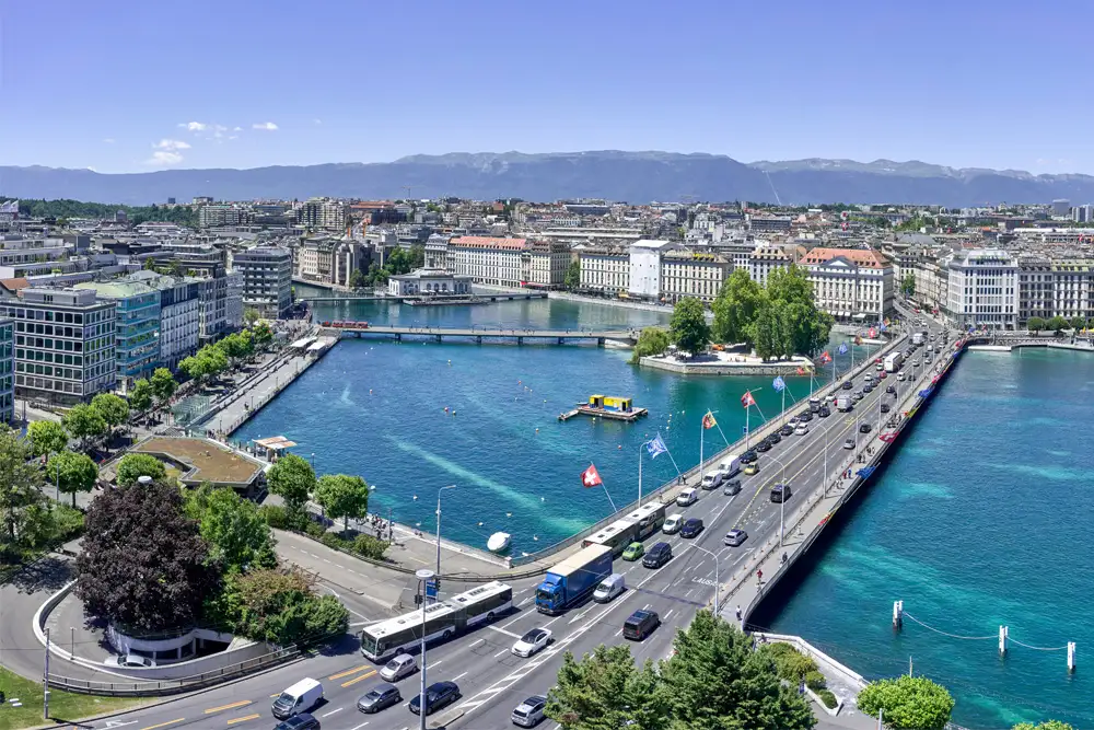 Vue aérienne de Genève et de son lac